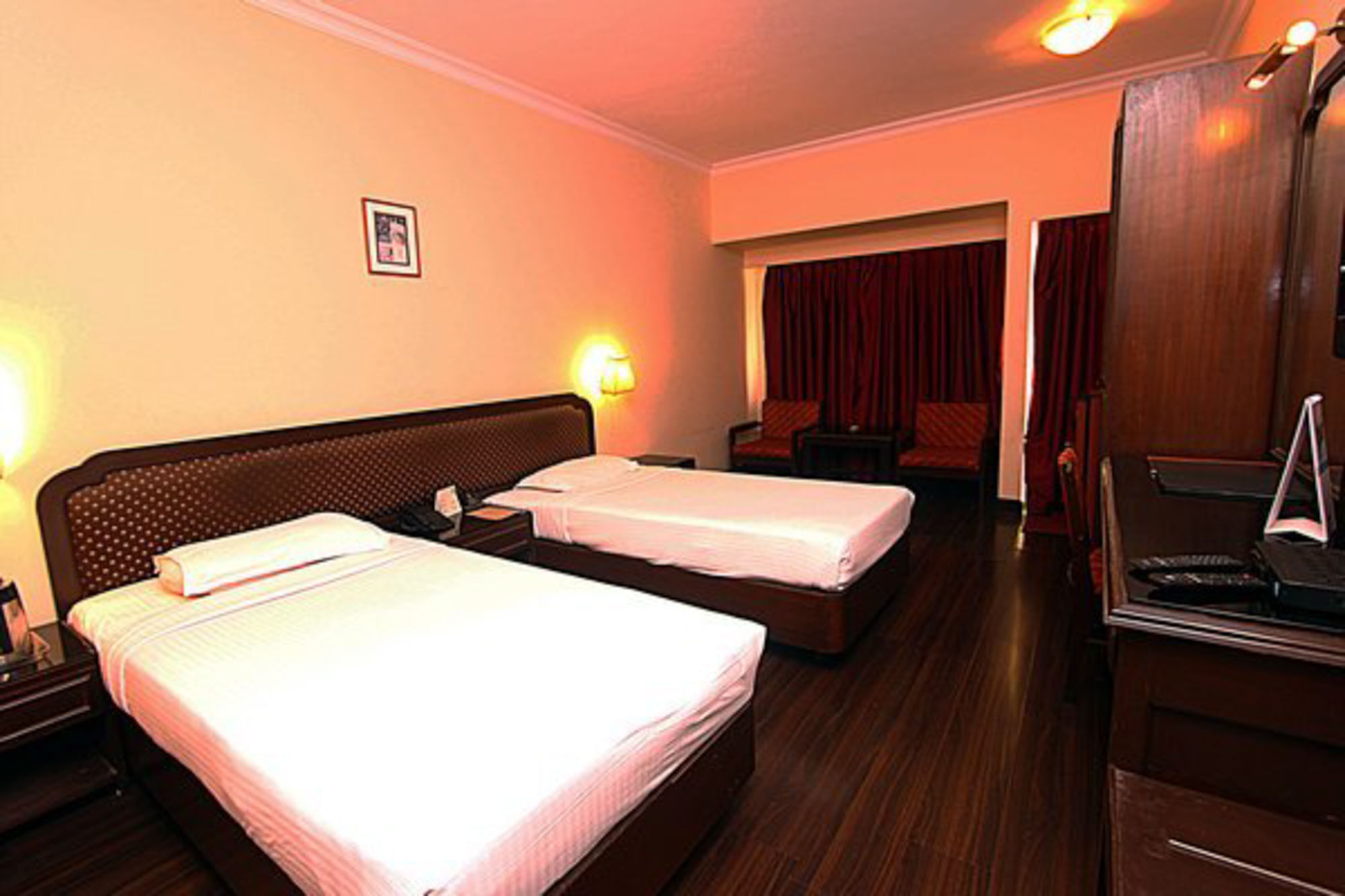 Quality Inn Regency, Nászik Kültér fotó